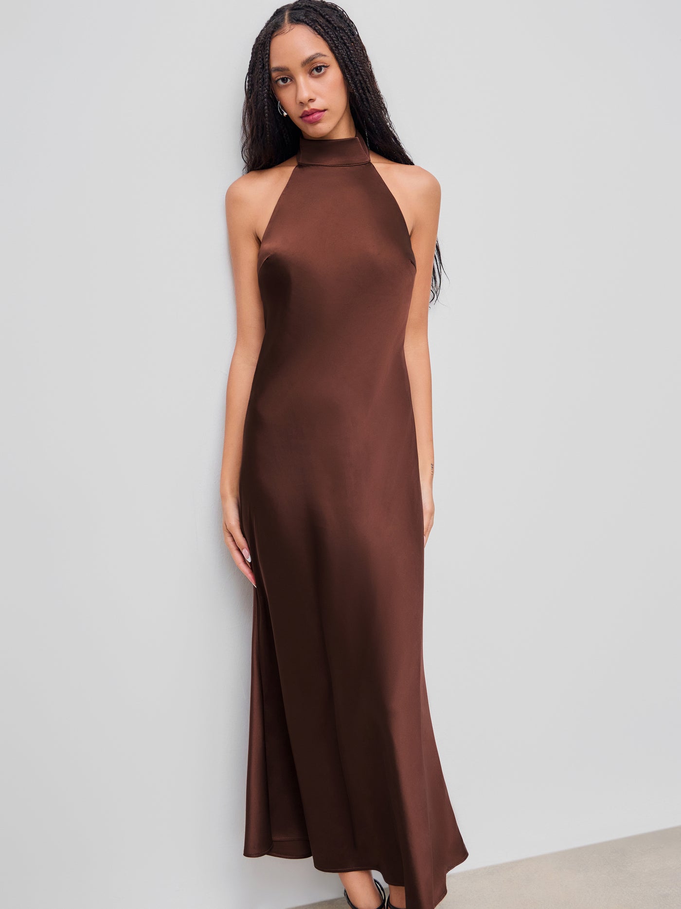 Vestido maxi satinado halter con espalda descubierta - Café - imagen 4
