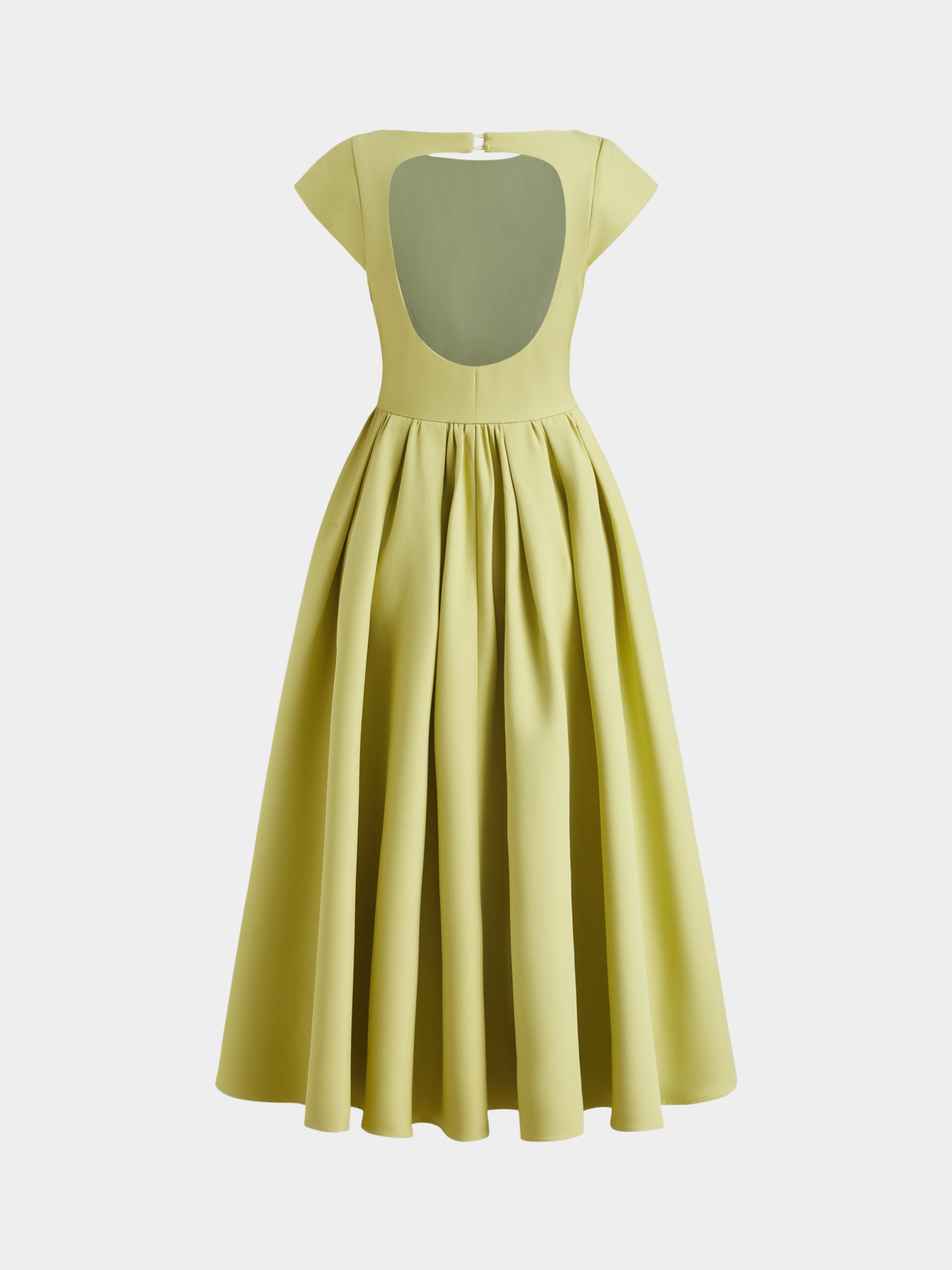 Vestido largo con cuello barco, espalda descubierta, aberturas y volante