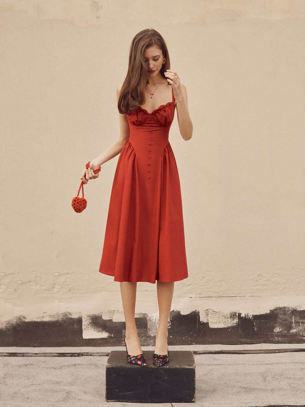 Vestido largo evasé con cuello en U, volantes y lazada - Rojo
