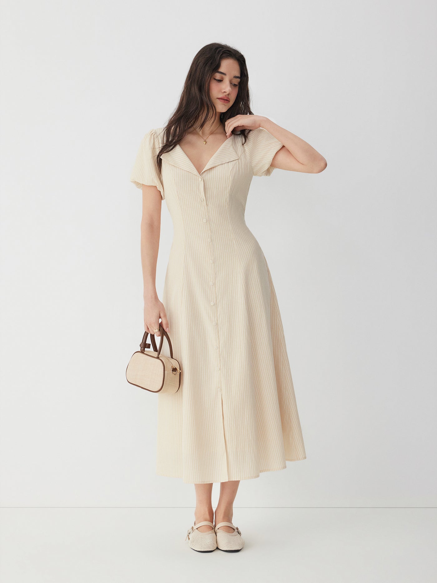 Vestido largo de mezcla de algodón a rayas con fruncido y lazada en la espalda