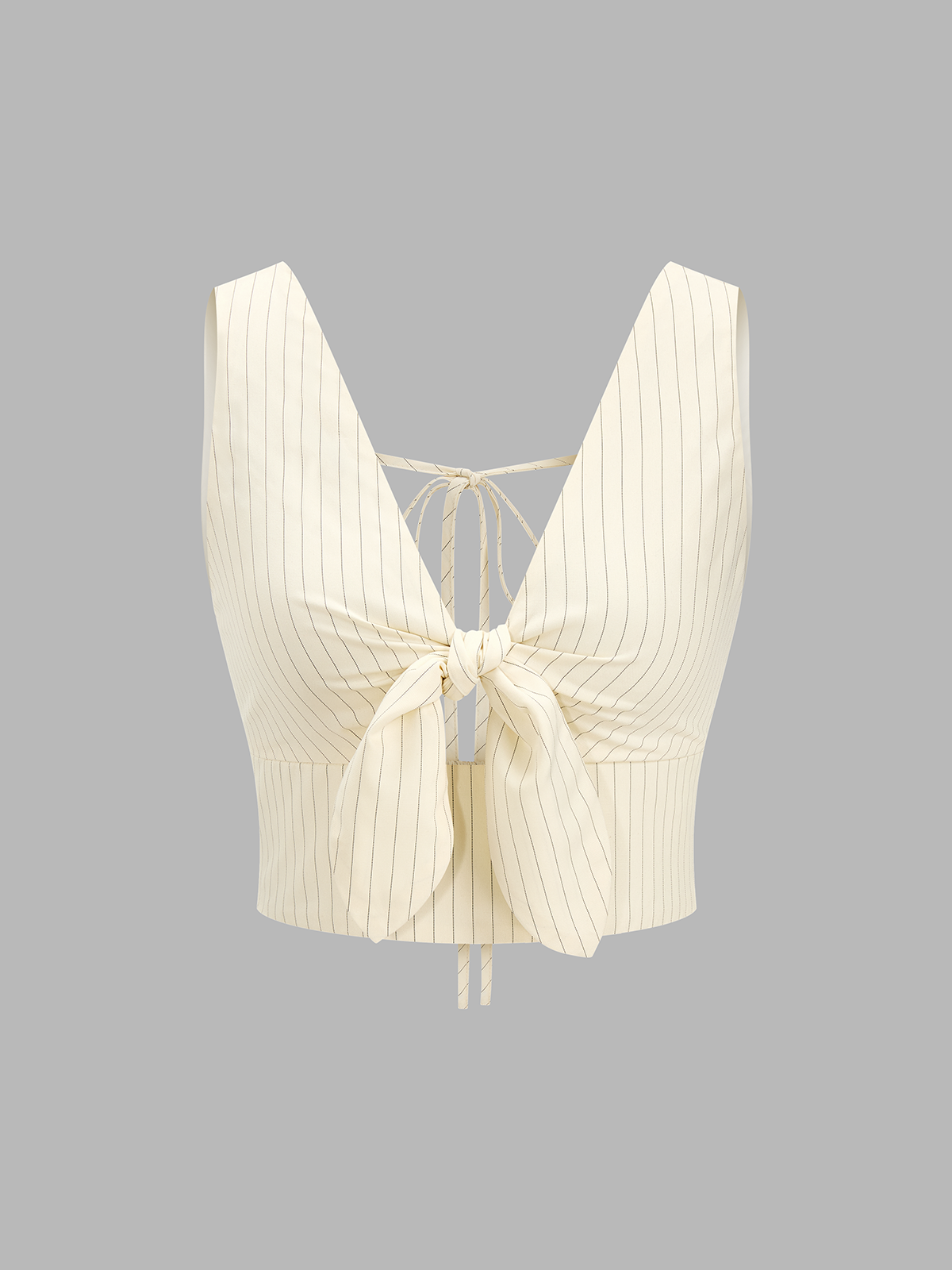 Conjunto de top cropped anudado con rayas y shorts - imagen 2